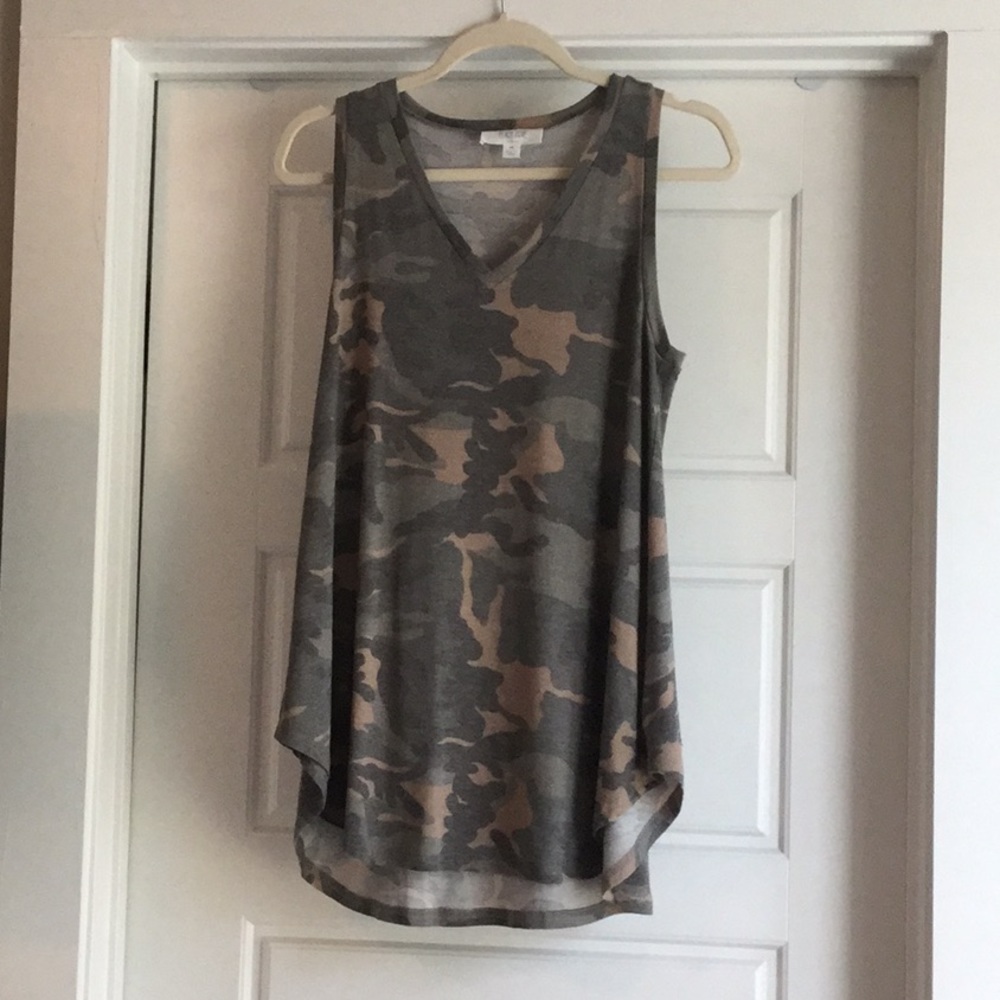 Camo T-shirt tank top